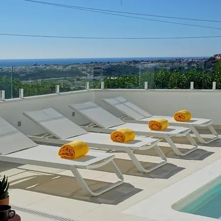 Telhado Luxury Rooftop Retreat With 2 Pools
