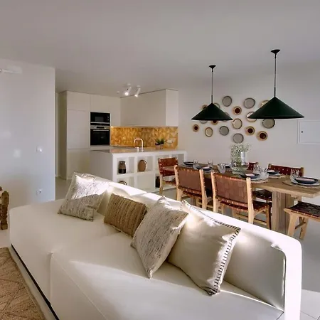 Telhado Luxury Rooftop Retreat With 2 Pools 度假居 *
