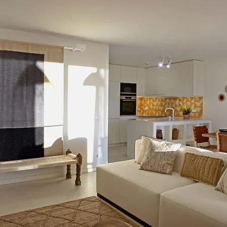 Telhado Luxury Rooftop Retreat With 2 Pools 度假居 *