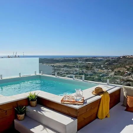 Semesterbostad Telhado Luxury Rooftop Retreat With 2 Pools